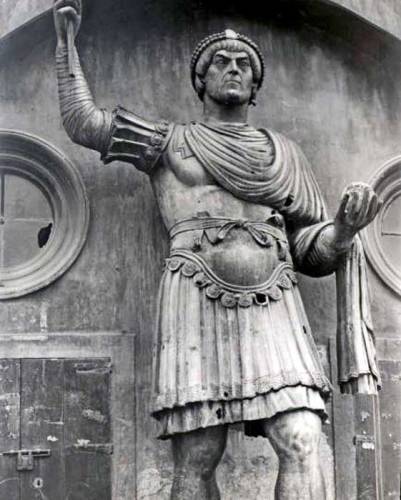 Diocletian-Statue.jpg